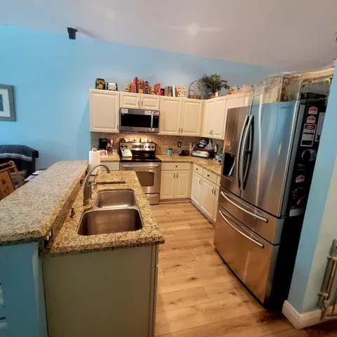 SS APPLIANCES GRANITE COUNTER TOPS