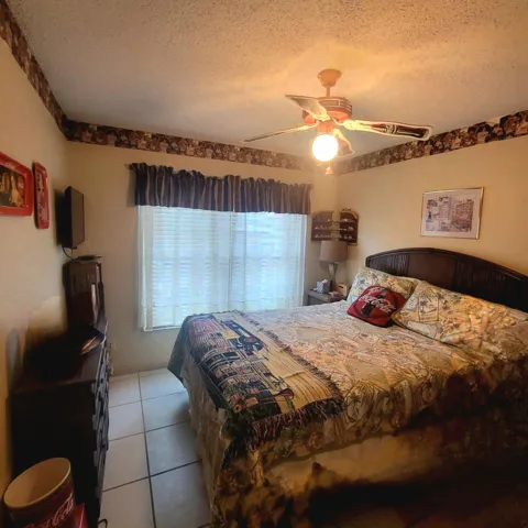 SPLIT BEDROOMS