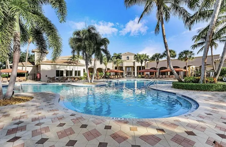 RESORT POOL