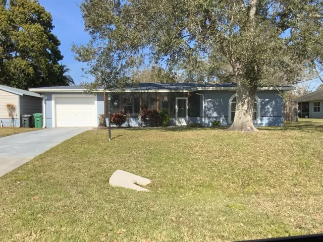 8702 Deland