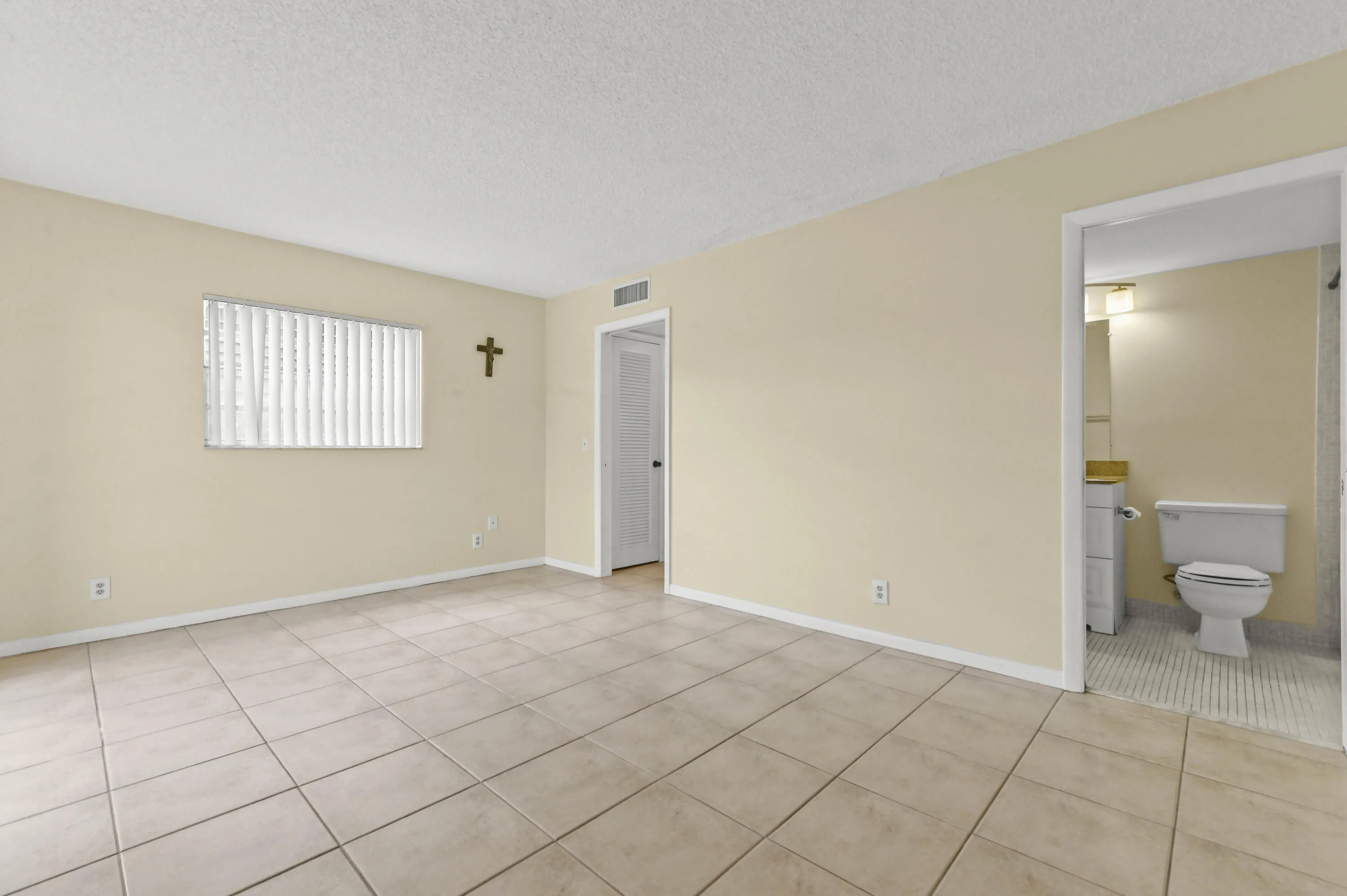 13 Bedroom 03