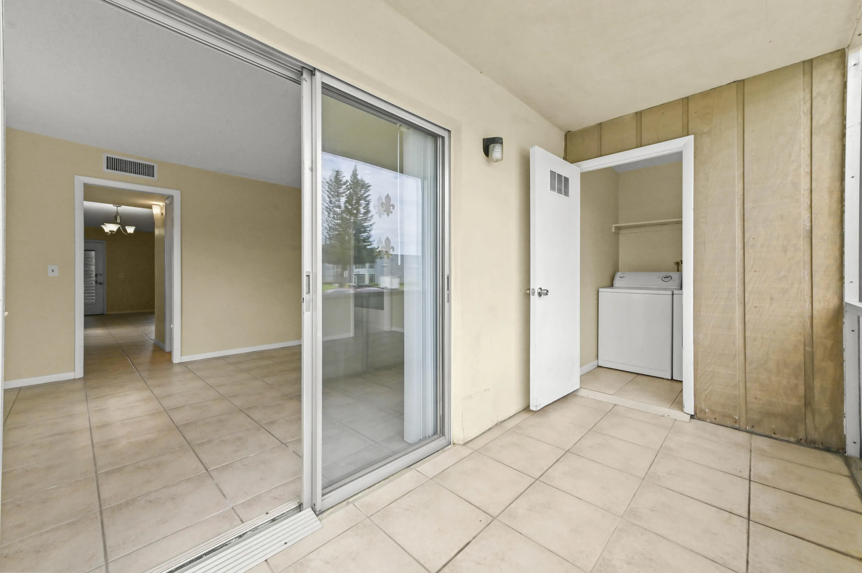 17 Patio 02
