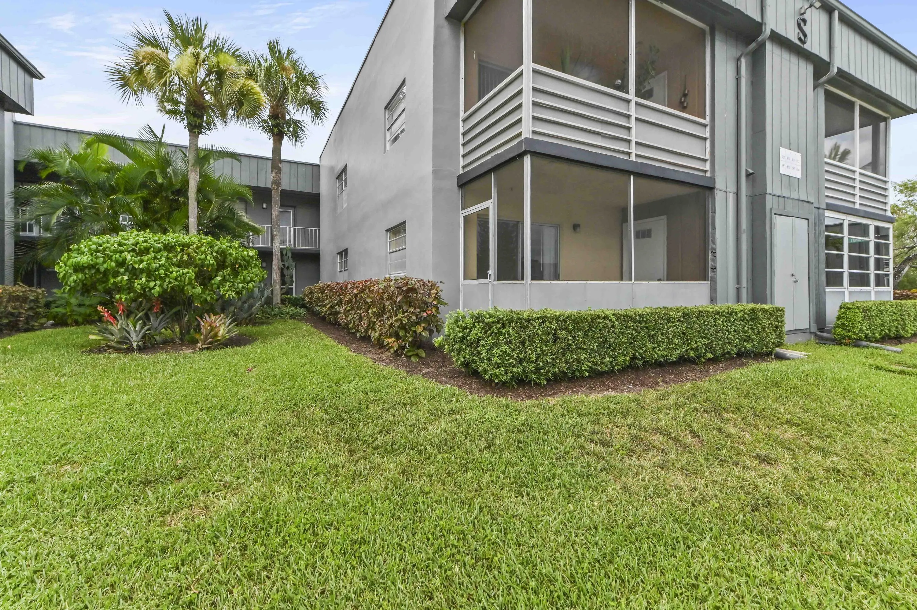20 Backyard 02