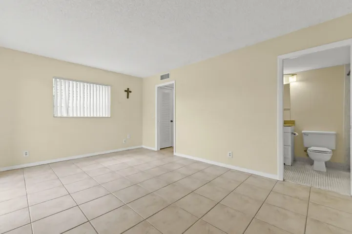 13 Bedroom 03