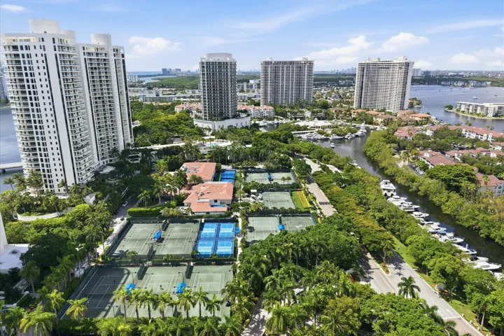 73-7000 Island Blvd apt 907_073