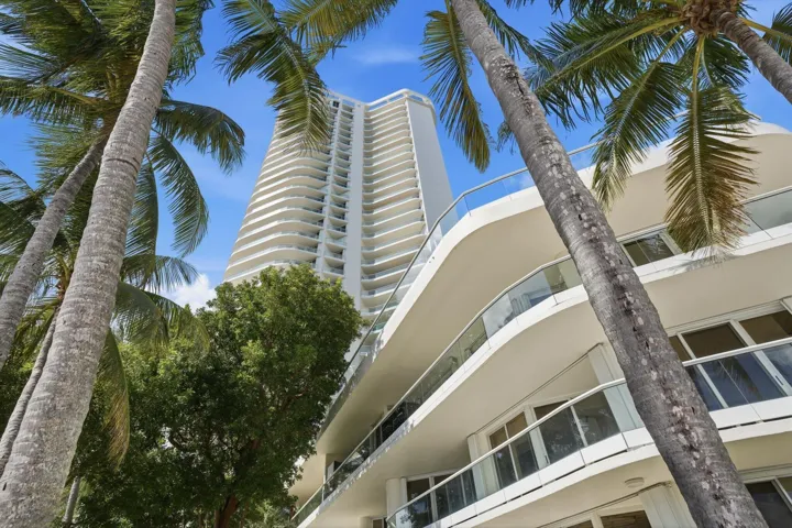 55-7000 Island Blvd apt 907_055