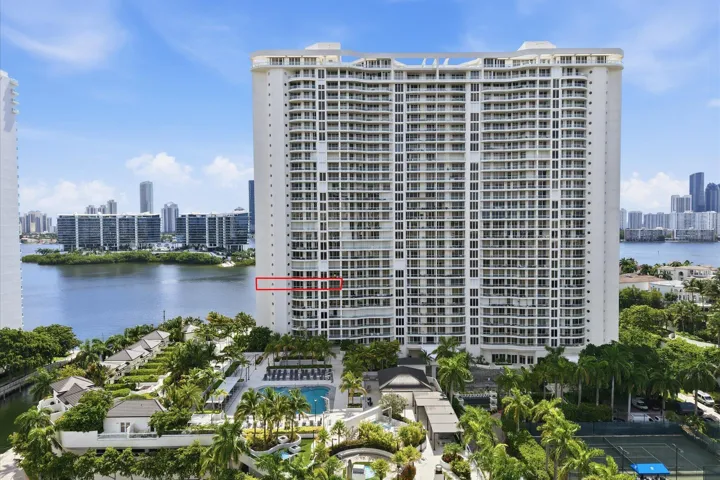 56-7000 Island Blvd apt 907_056