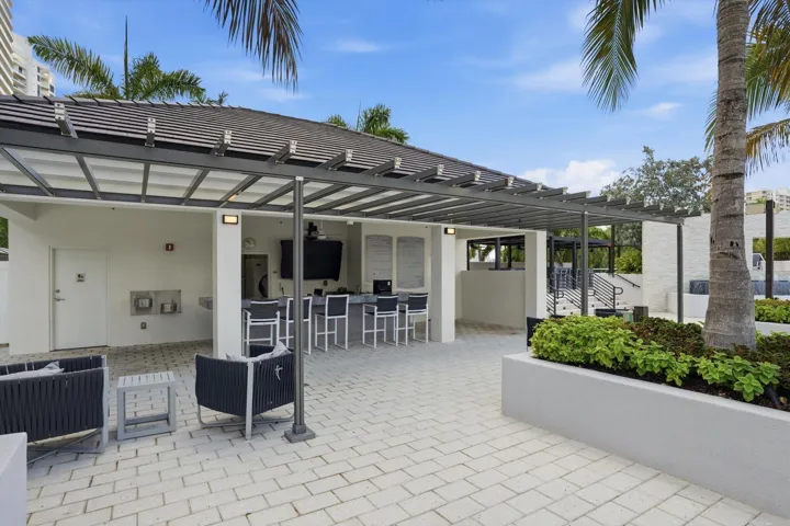 46-7000 Island Blvd apt 907_046
