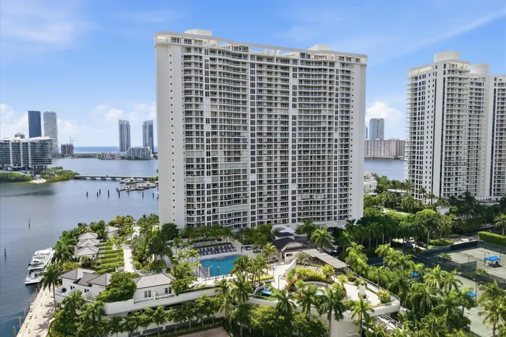 65-7000 Island Blvd apt 907_065