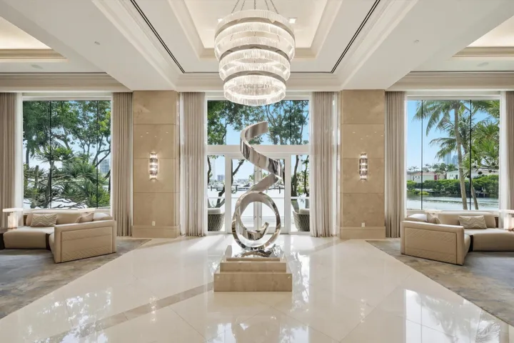 Villa Marina Lobby