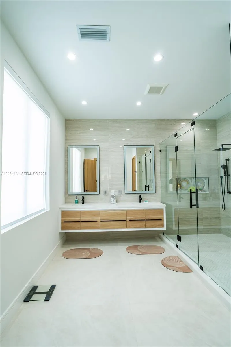 Property photo 101