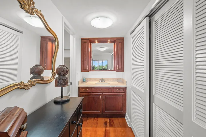 18-web-or-mls-1839 Middle River dr unit
