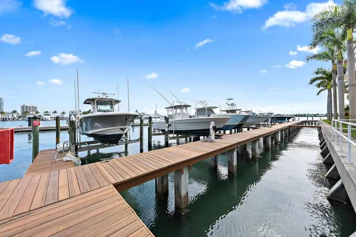3920 N Flagler Dr 301-21