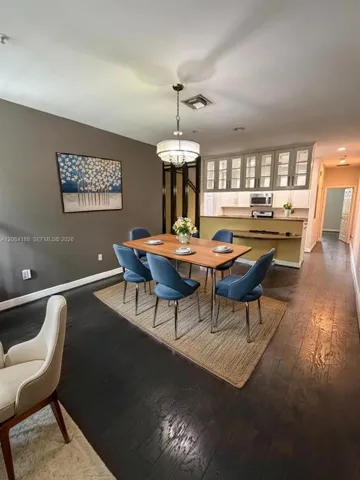 VIRTUALLY STAGED