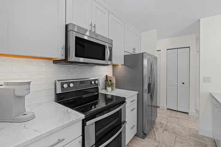 016-1401HummingbirdDrive-DelrayBeach-FL-