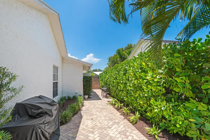 033-1401HummingbirdDrive-DelrayBeach-FL-