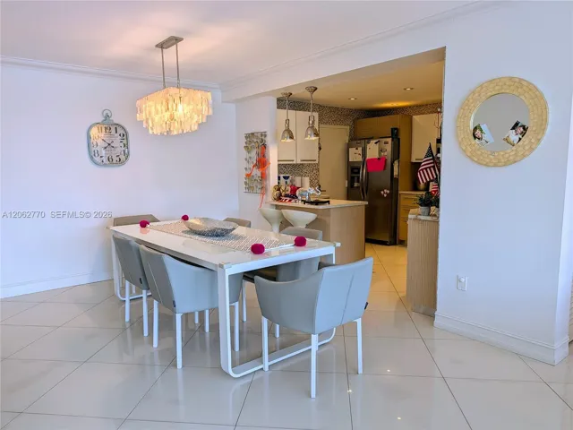 Dining/Kitchen area