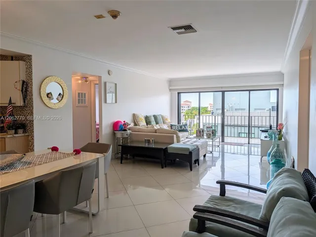 Living/Dining Room