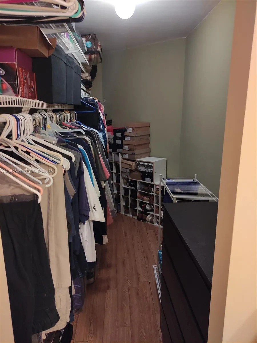 CLOSET