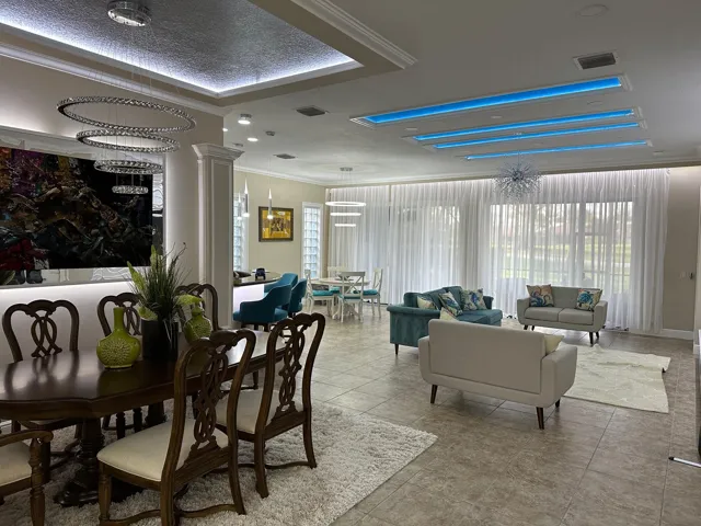 Main Livingroom