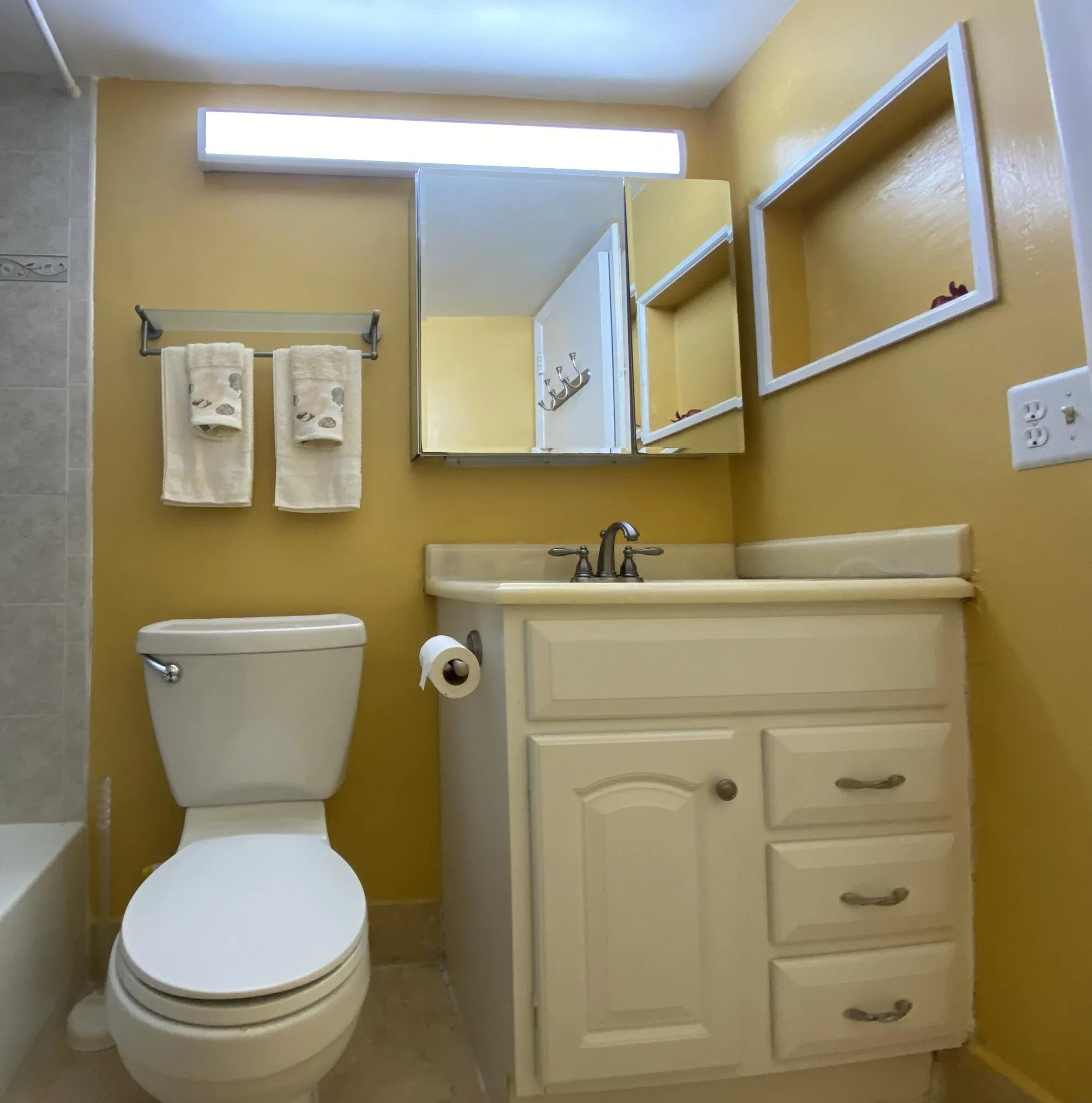 Hall Bath 1