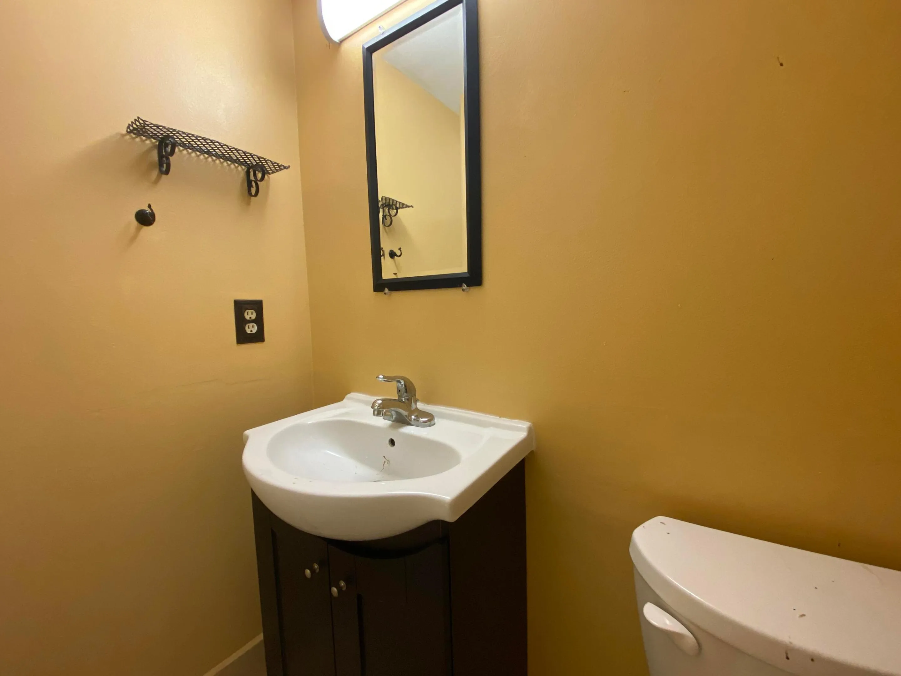 Hall Bath 4