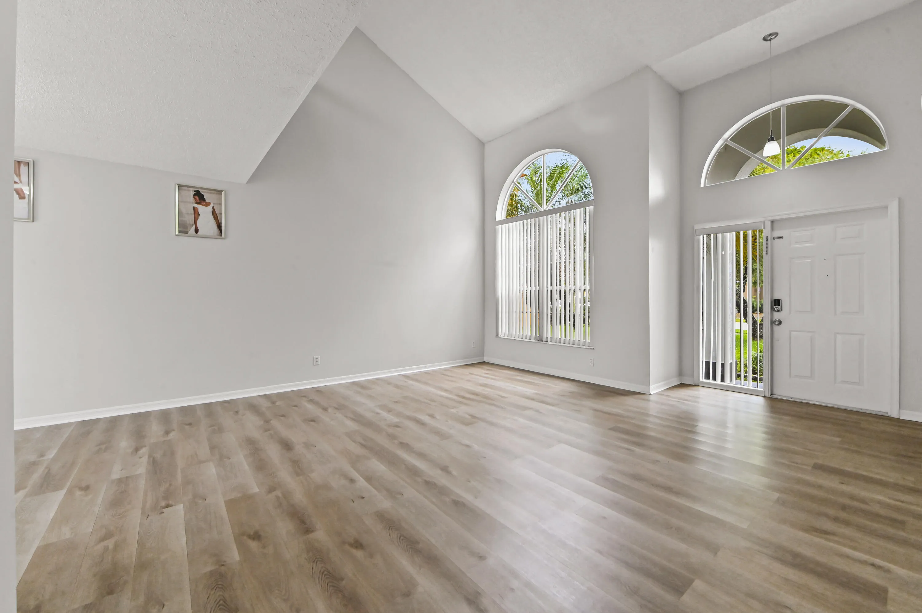 05 Living room 02