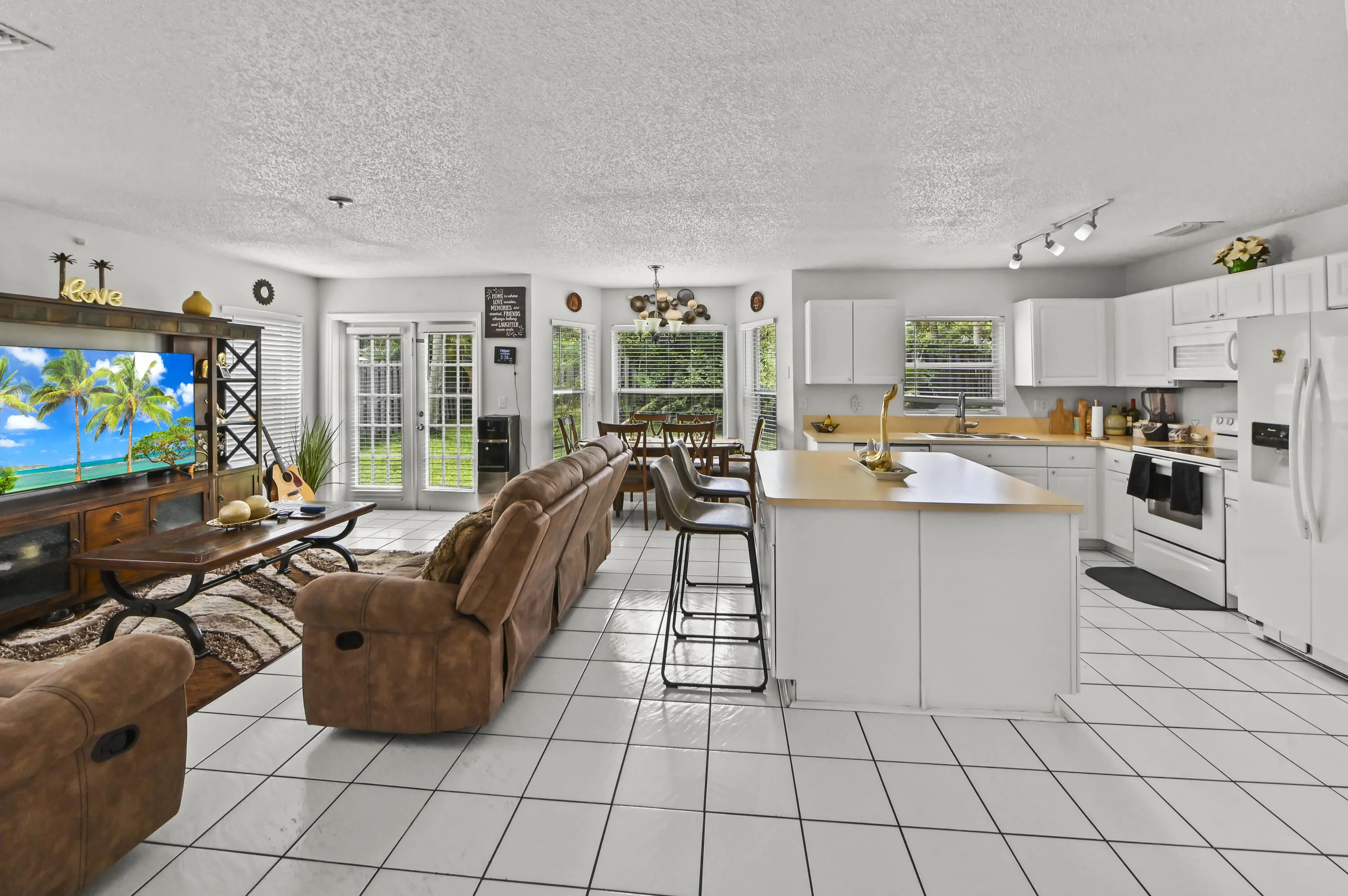 12 Living room 02