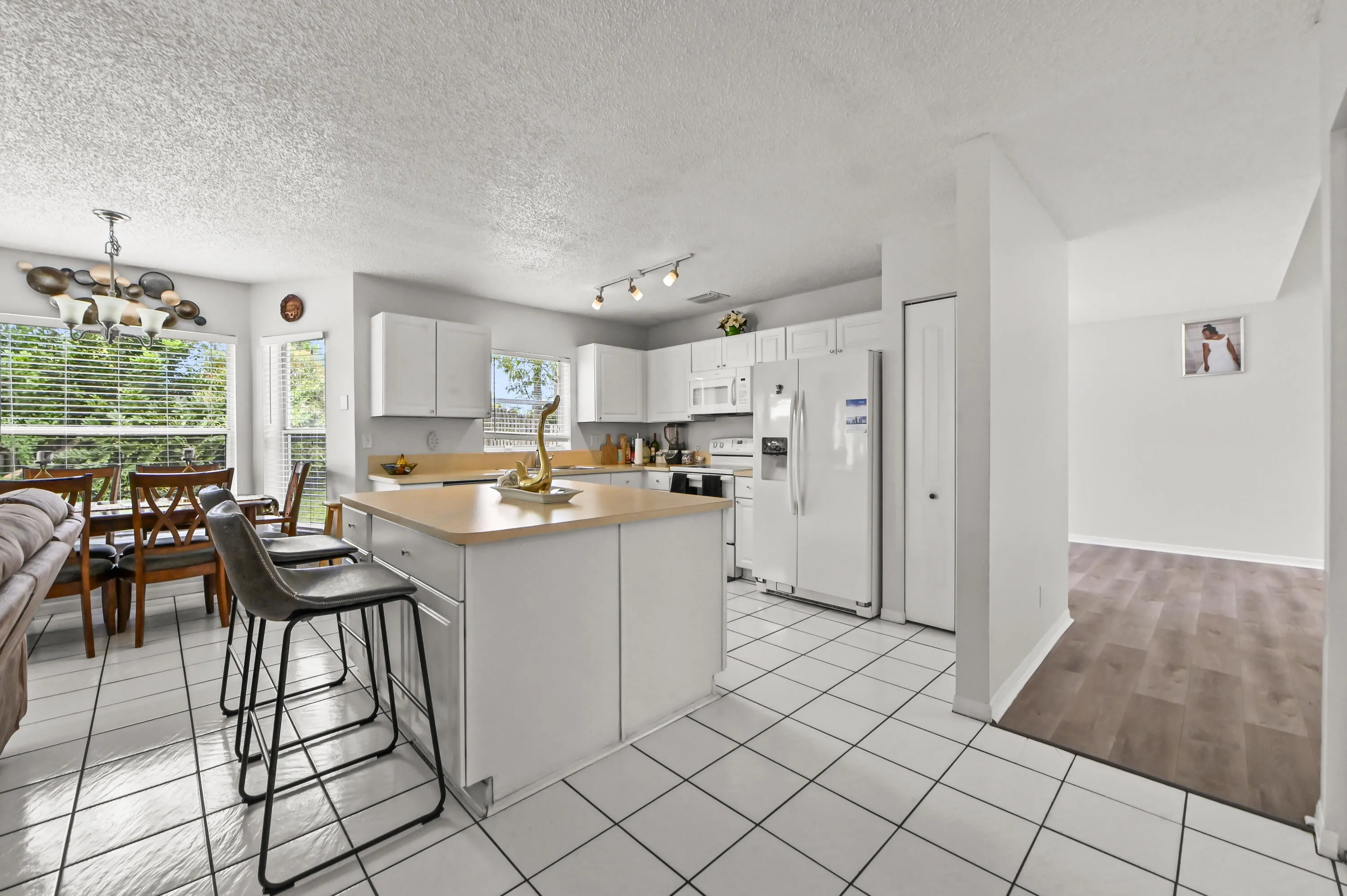 13 Kitchen 01