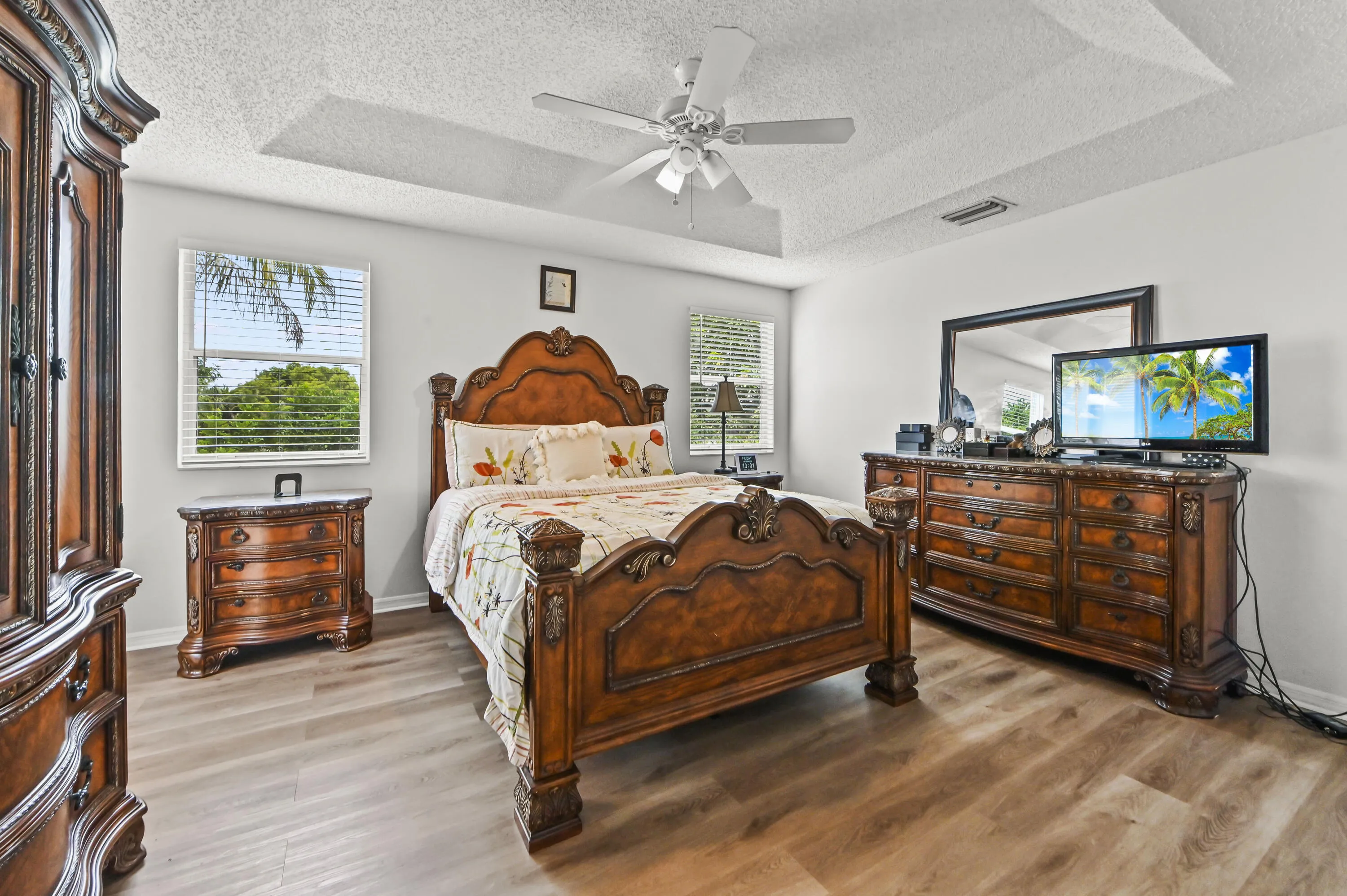 28 Bedroom 01