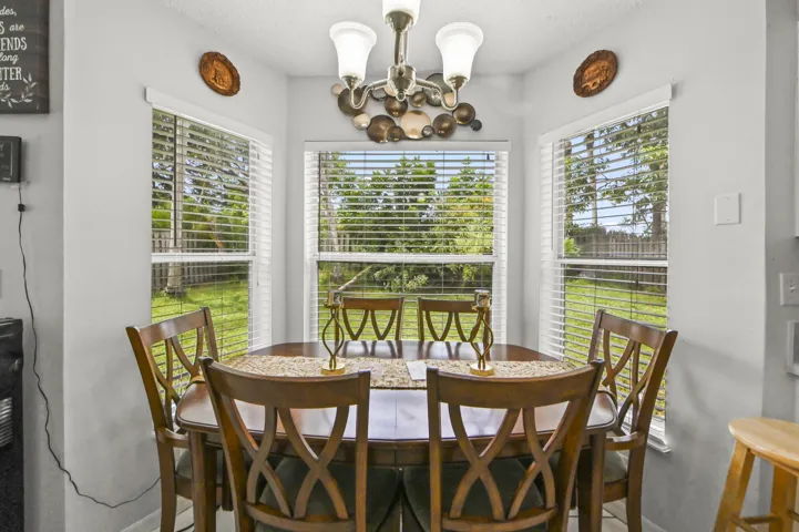 16 Dining room 01