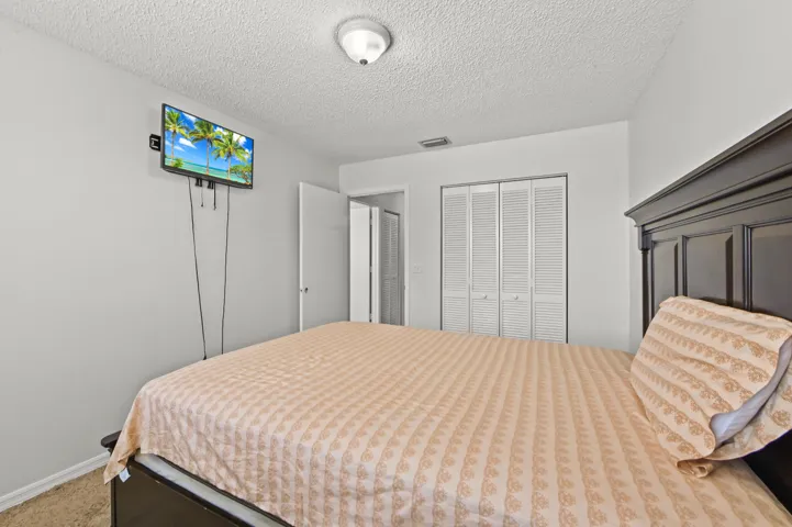 23 Bedroom 02