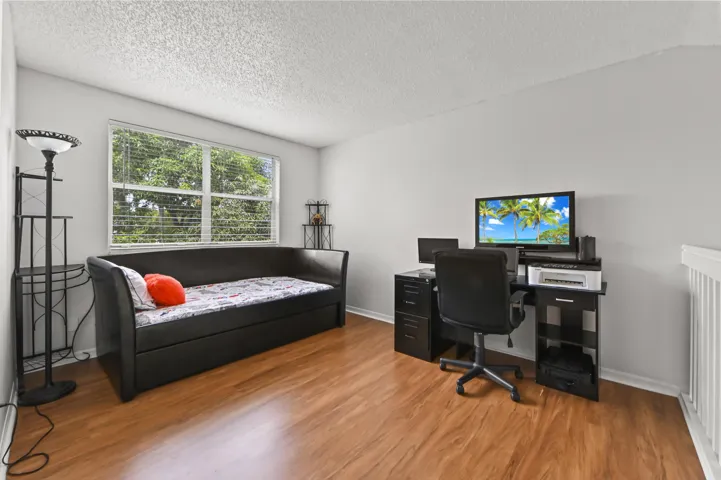 20 Office room 01