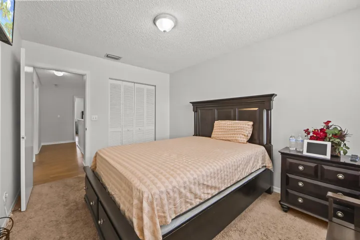 24 Bedroom 03