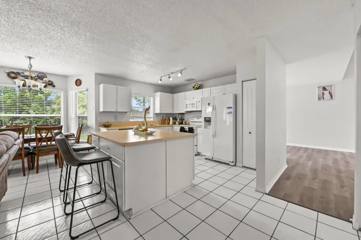 13 Kitchen 01