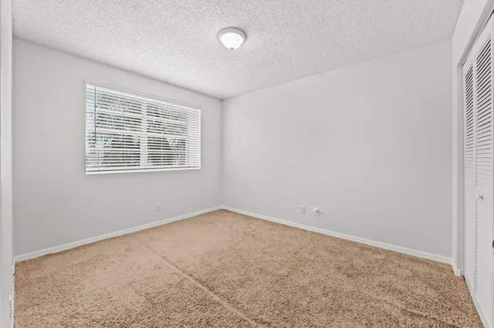 25 Bedroom 01