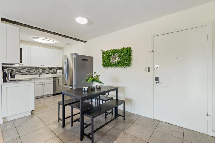 11-299 SW 7th Street Unit 206 Boca Raton