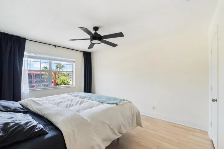 12-299 SW 7th Street Unit 206 Boca Raton