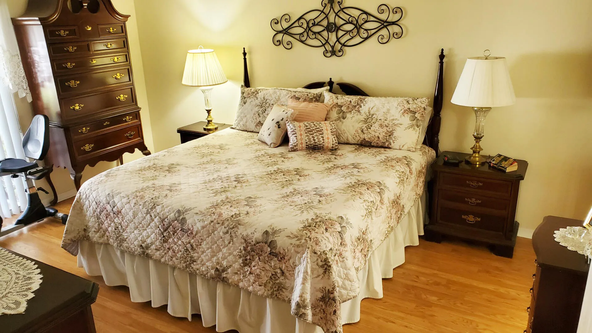 Master Bed room (1)