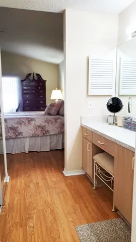 Master Bed room (3)