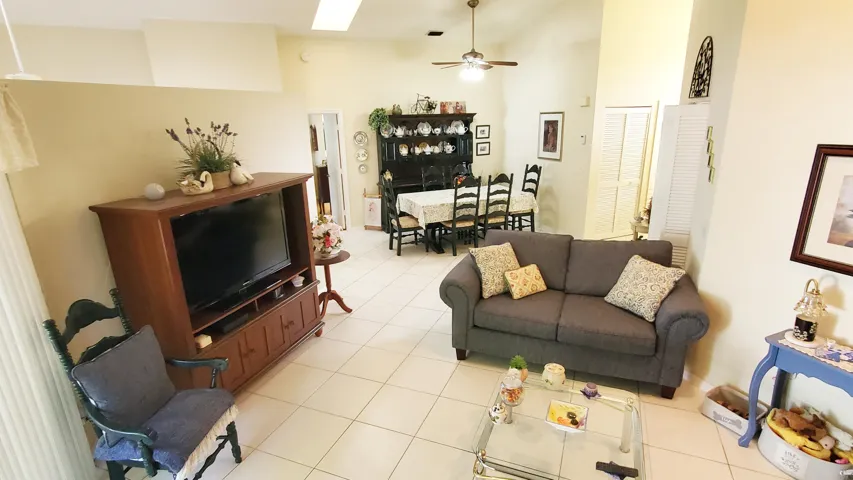 Family Room (2)