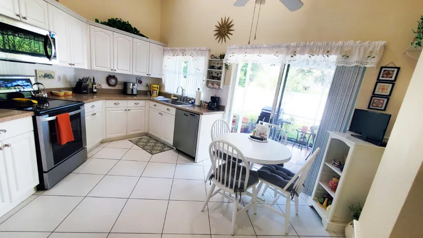 Kitchen (2)