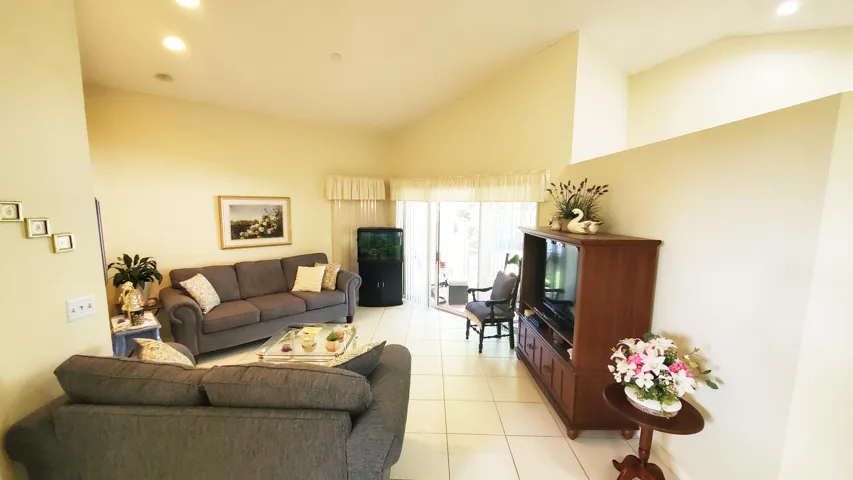 Family Room (1)
