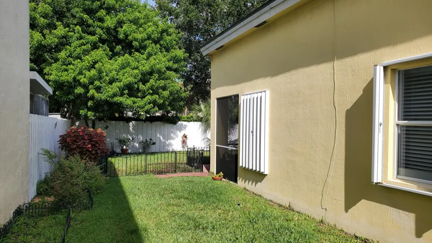 Side Yard (2)