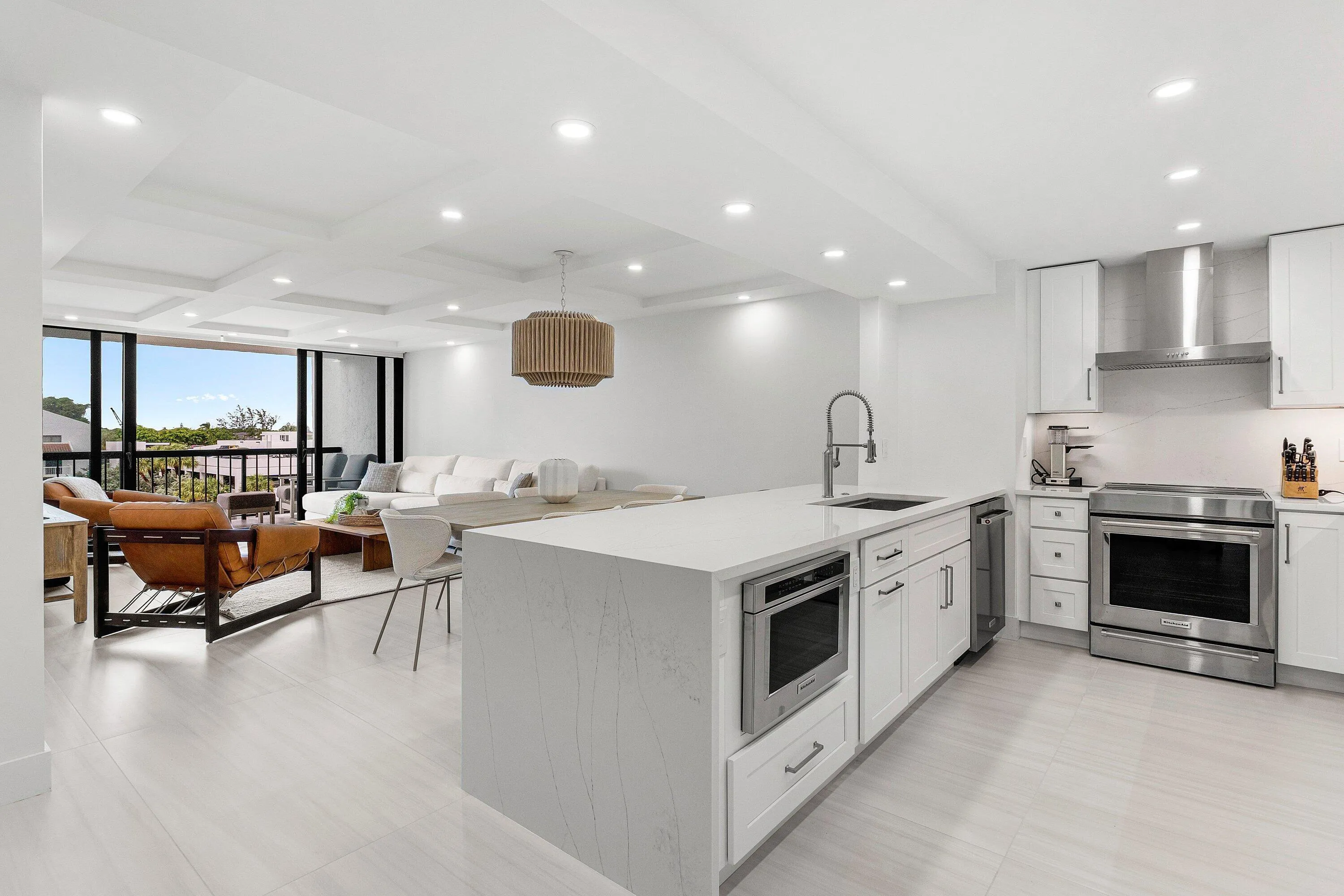 005-4748SouthOceanBoulevard-406-Highland