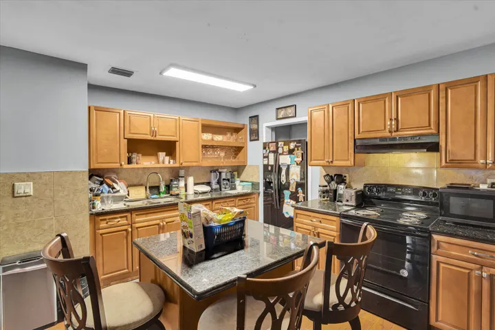14-308 NW 27th Street-14