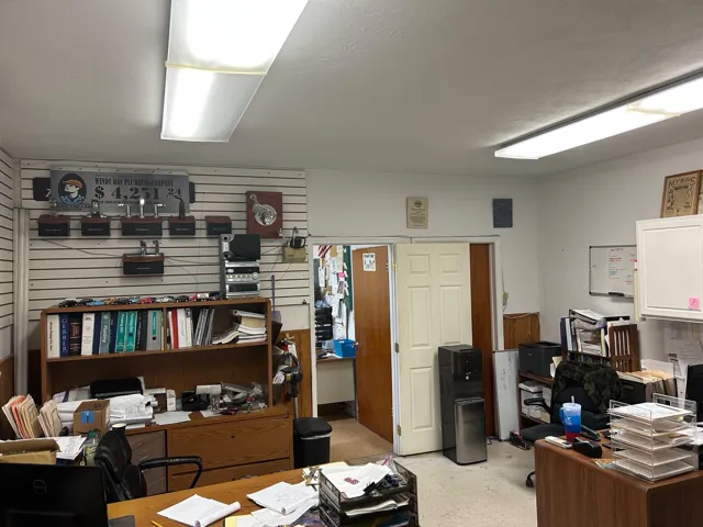 Main Commercial Office Space with Workstations & Built-in Displays
