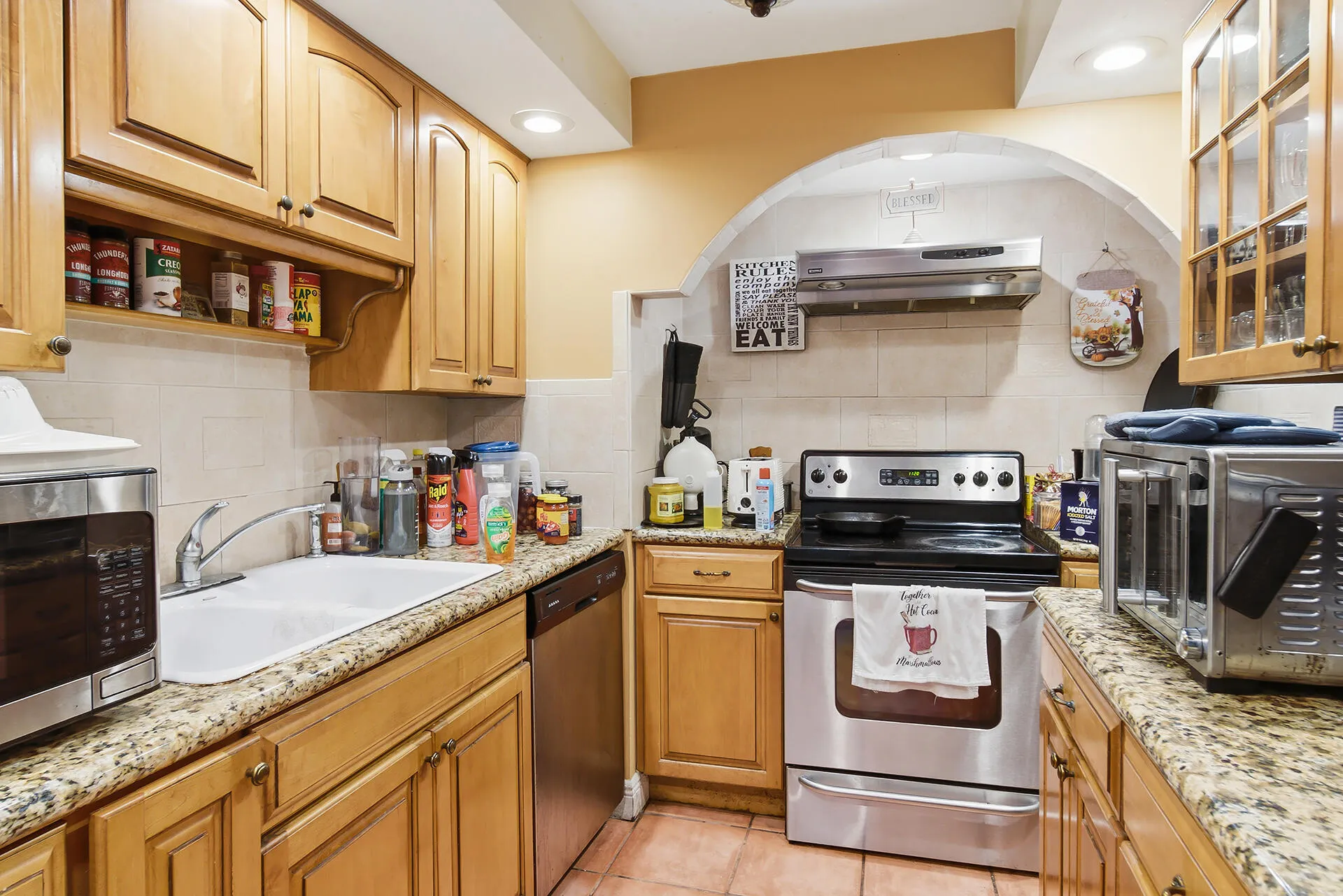 5600-N-FLAGLER-DR-2202-33407-010