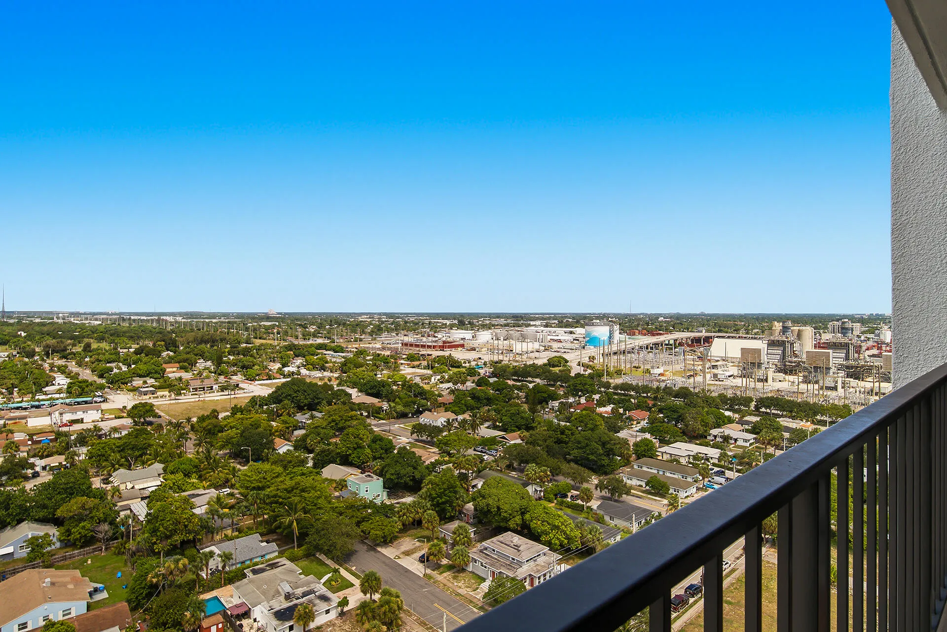 5600-N-FLAGLER-DR-2202-33407-019