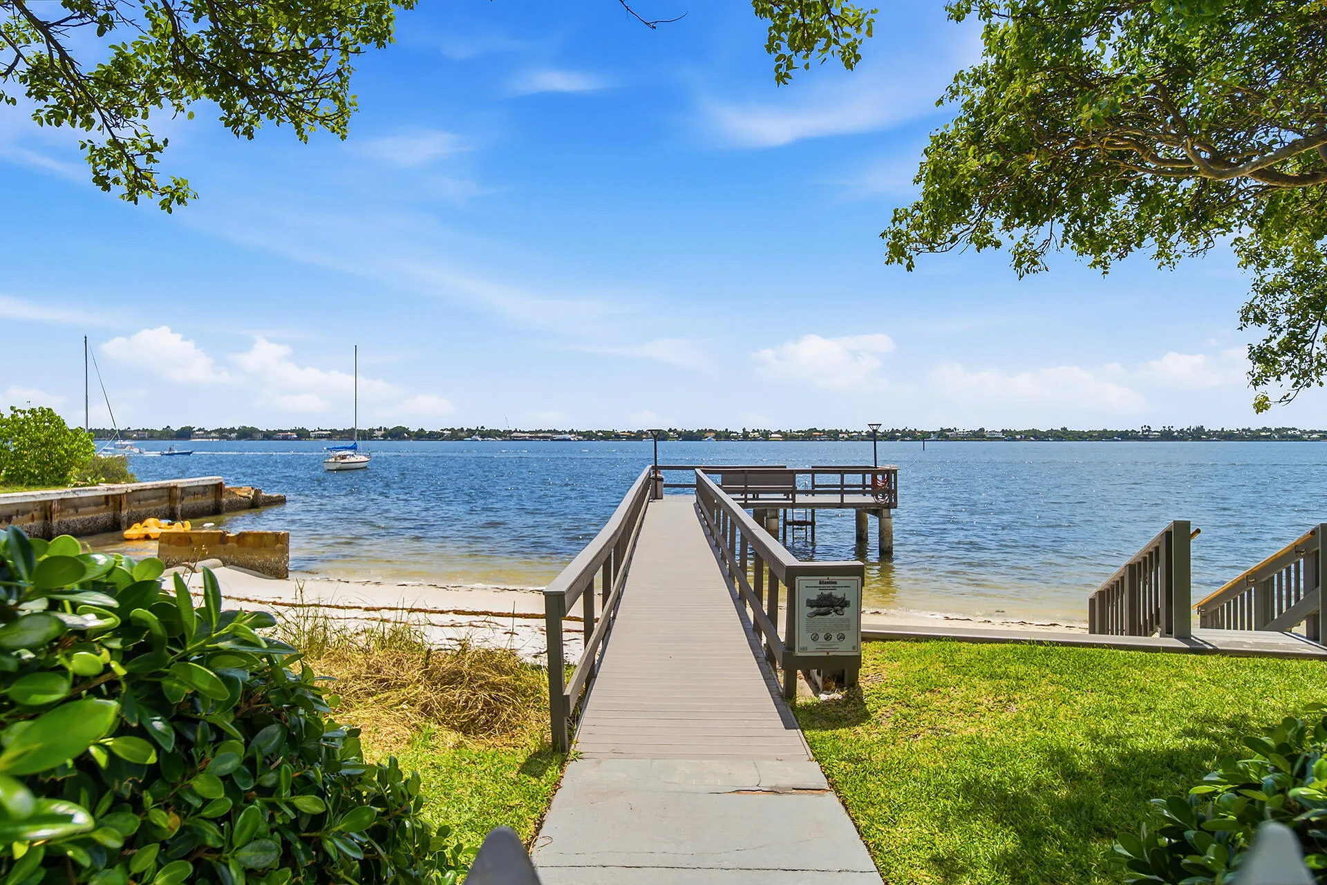5600-N-FLAGLER-DR-2202-33407-004